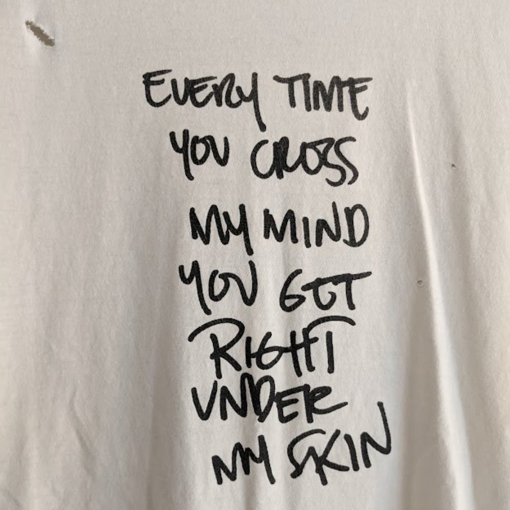 WHITE CUTT TEE BY BLACKBEAR